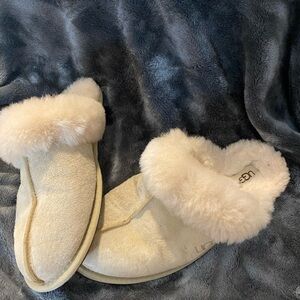 UGG fur slippers